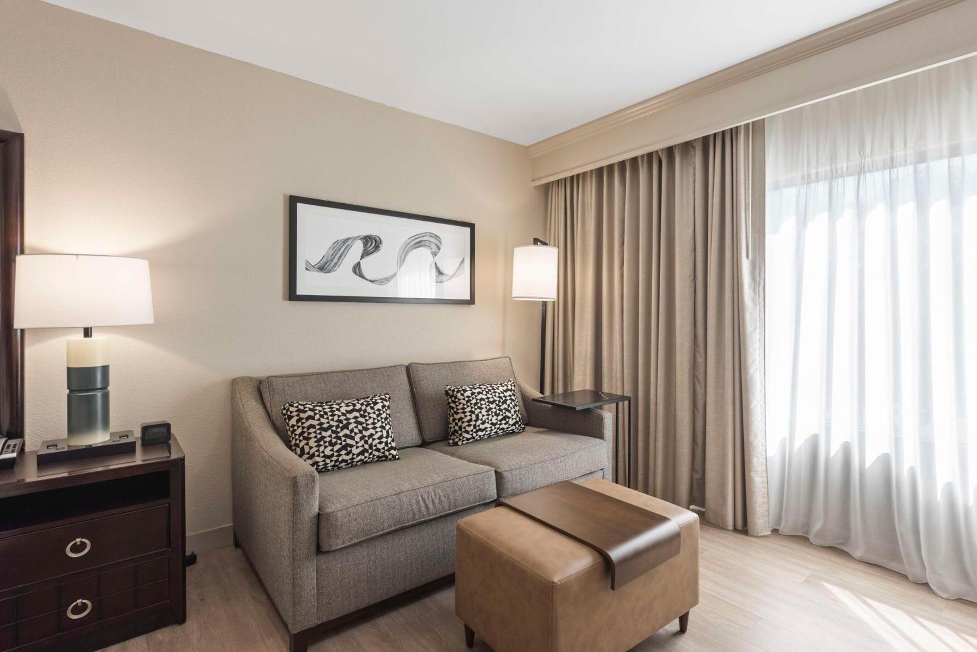Hotel Doubletree By Hilton Columbus Exterior foto